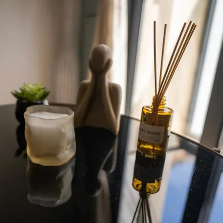 Luxury 2br Flat - Near & Nightlife *