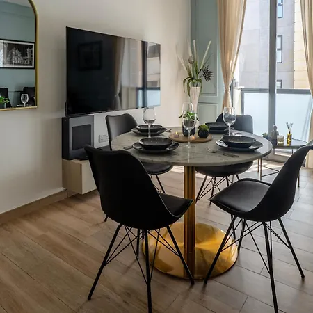 Luxury 2br Flat - Near & Nightlife アパート *