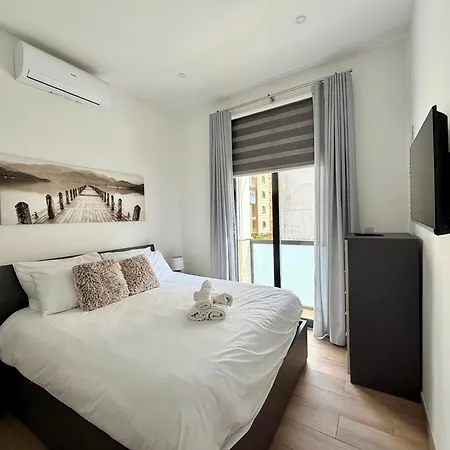 Luxury 2br Flat - Near & Nightlife スリーマ