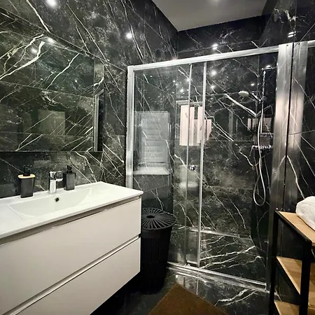 Luxury 2br Flat - Near & Nightlife アパート *